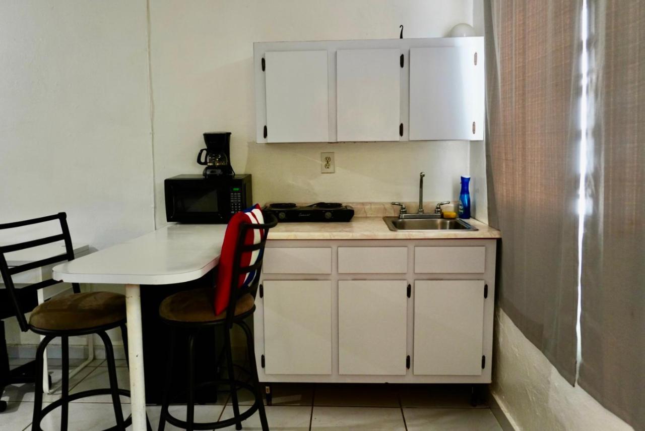 All You Need Studios Walking Distance To Beach Isla Verde Σαν Χουάν Εξωτερικό φωτογραφία