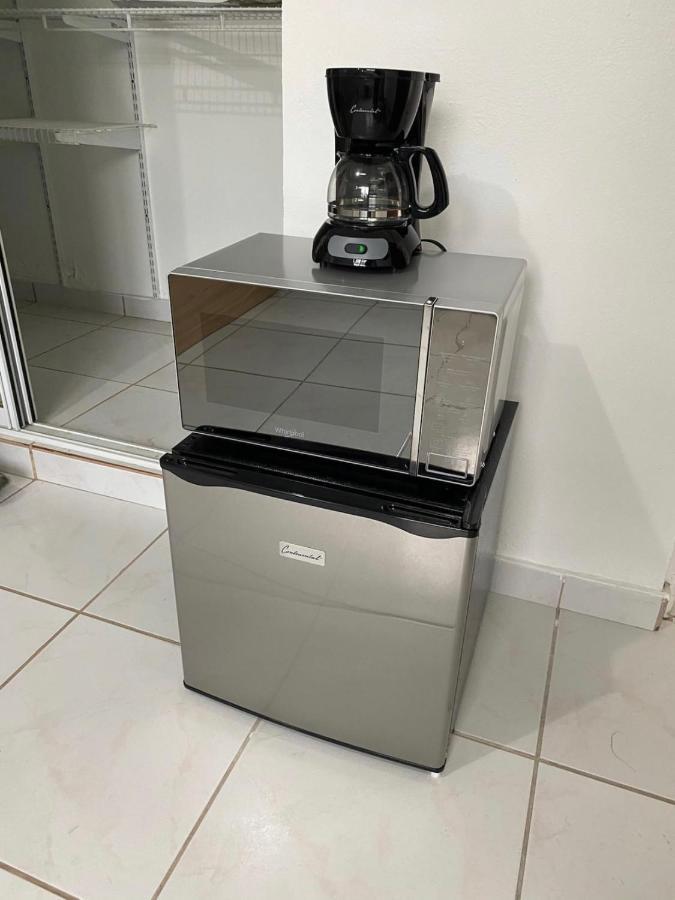 All You Need Studios Walking Distance To Beach Isla Verde Σαν Χουάν Εξωτερικό φωτογραφία